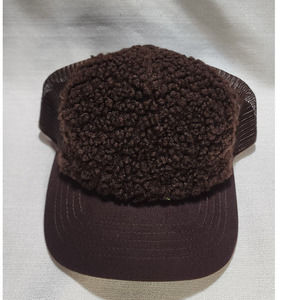 universal thread trucker hat with adjustable strap